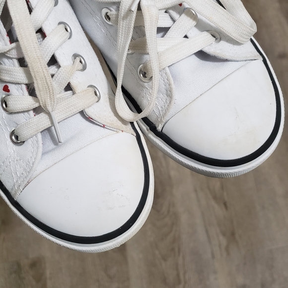 Peanuts Canvas Low Top Sneaker Shoes Snoopy Hearts White/Red/Black Size Kid's 3 - Picture 6 of 8